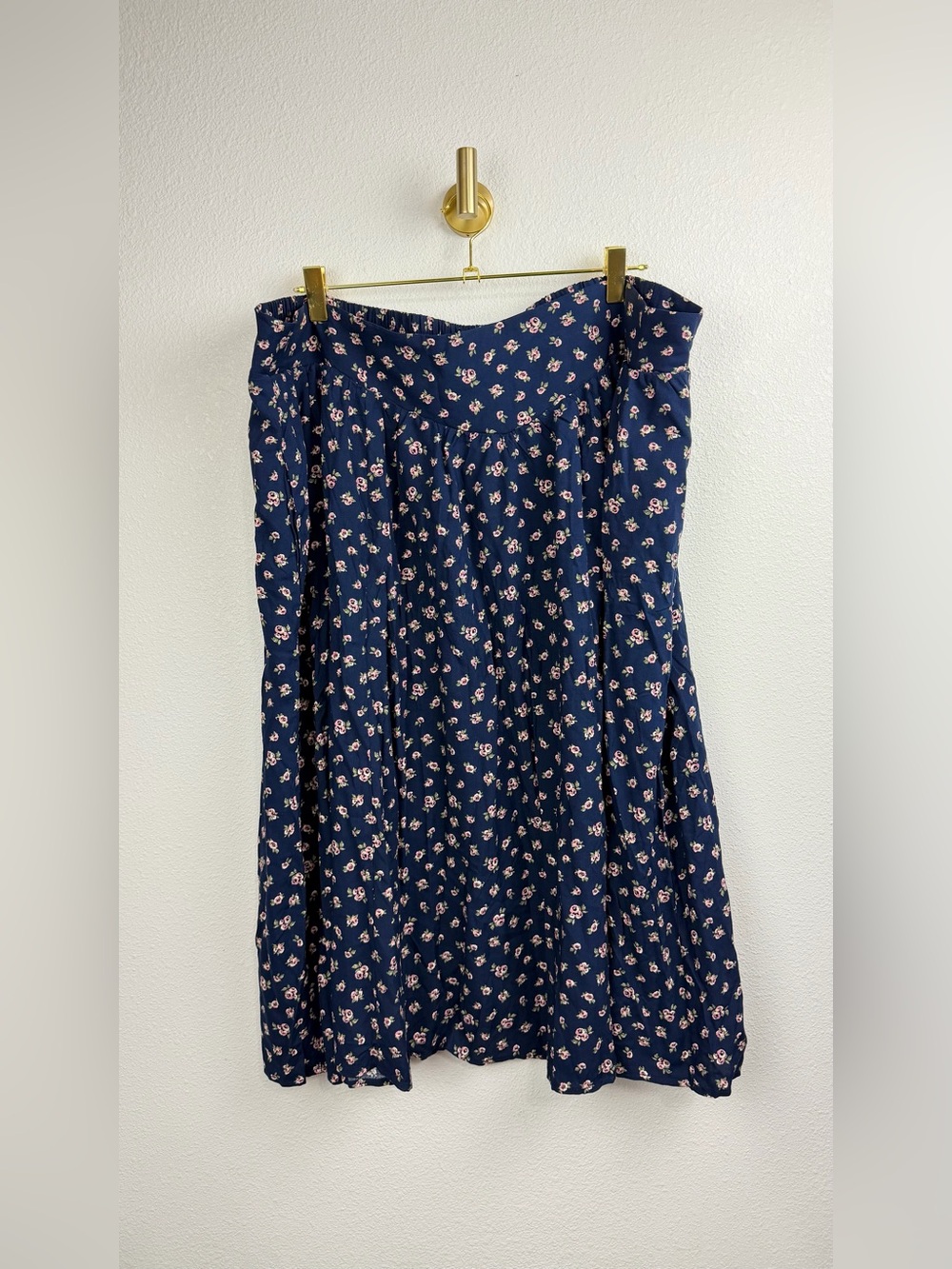 torrid NWT Navy Floral A-Line Flowy Skirt with Pink Roses Size 3X